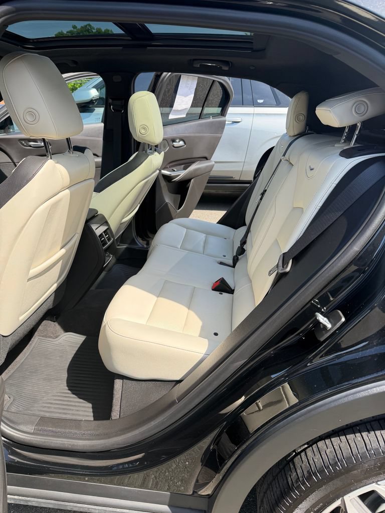 Used 2022 Cadillac XT4 Sport AWD/4WD image 11