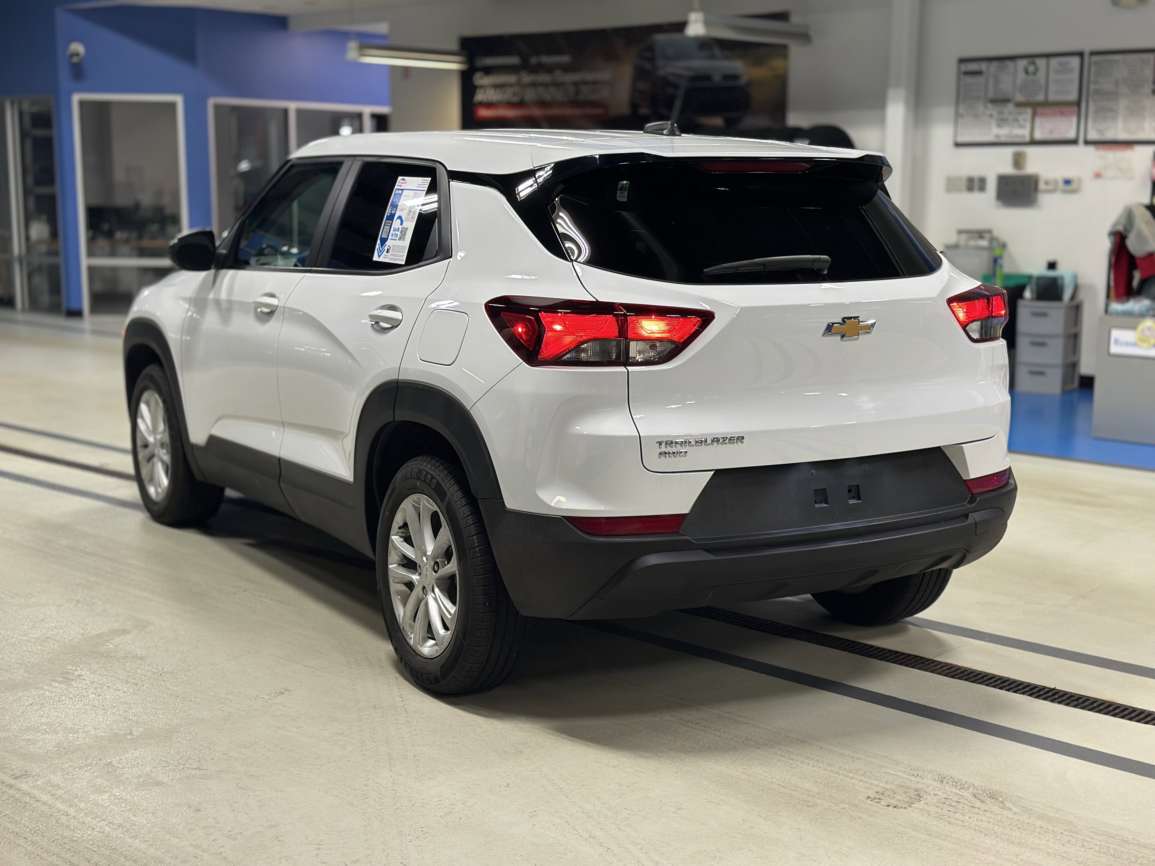 Used 2024 Chevrolet TrailBlazer LS w/ LS Convenience Package AWD/4WD image 7