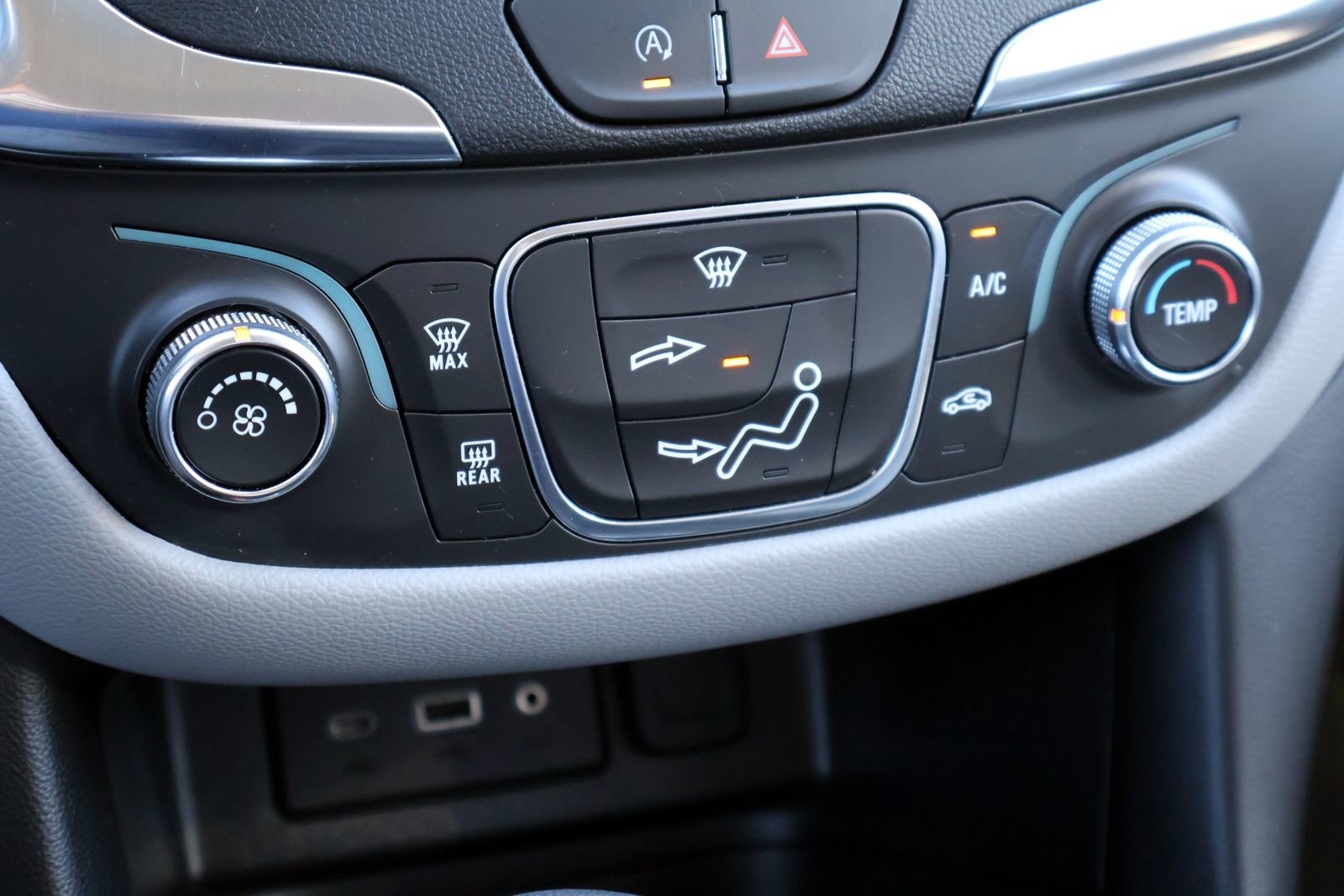 Used 2024 Chevrolet Equinox LS w/ LS Convenience Package FWD image 19