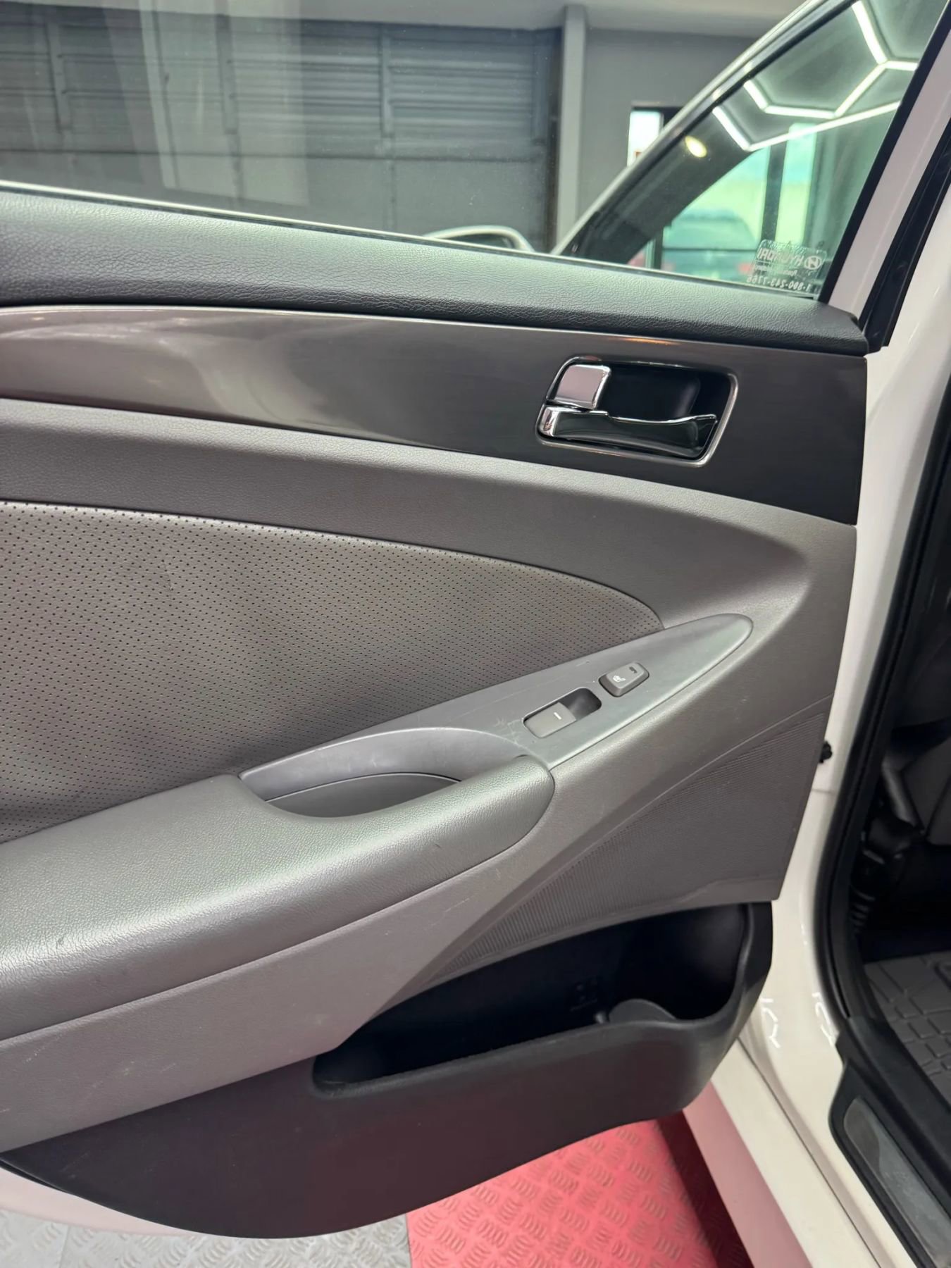 Used 2013 Hyundai Sonata Limited image 25