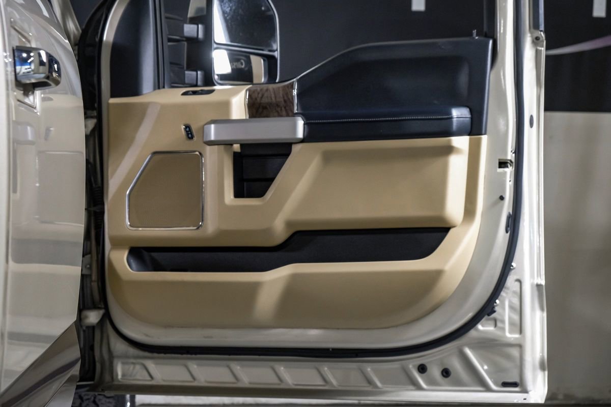 Used 2017 Ford F250 Lariat w/ Chrome Package image 35