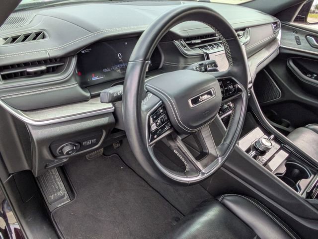 Used 2022 Jeep Grand Cherokee L Overland w/ Luxury Tech Group IV AWD/4WD image 14