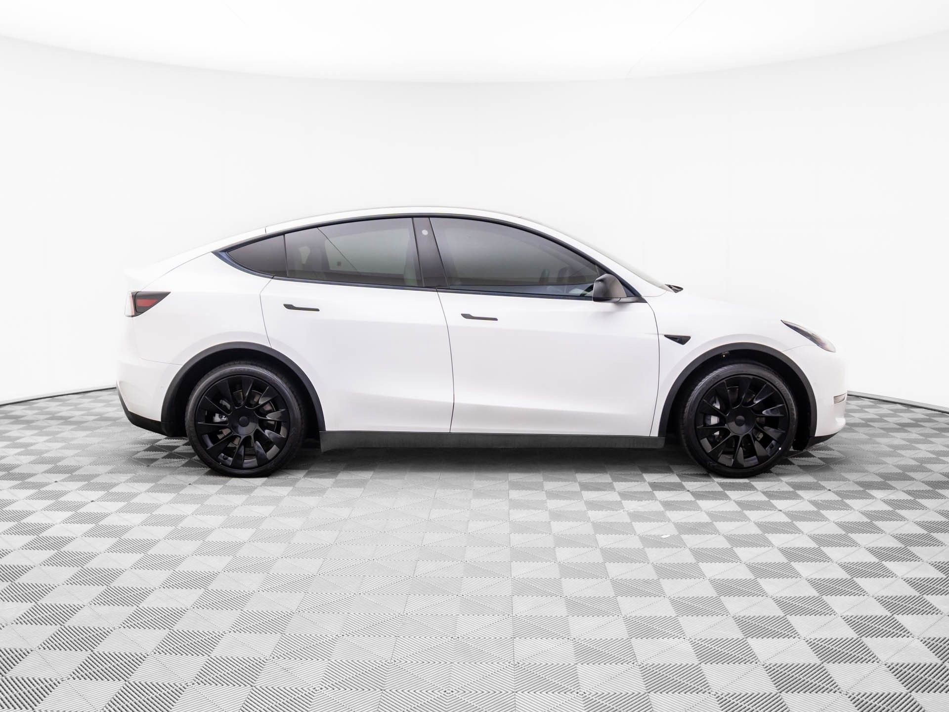 Used 2021 Tesla Model Y Long Range image 6
