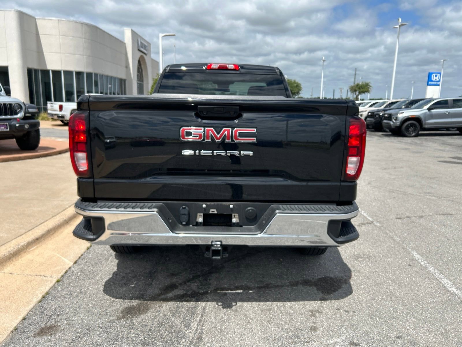 Used 2025 GMC Sierra 1500 Pro w/ Pro Value Package AWD/4WD image 6