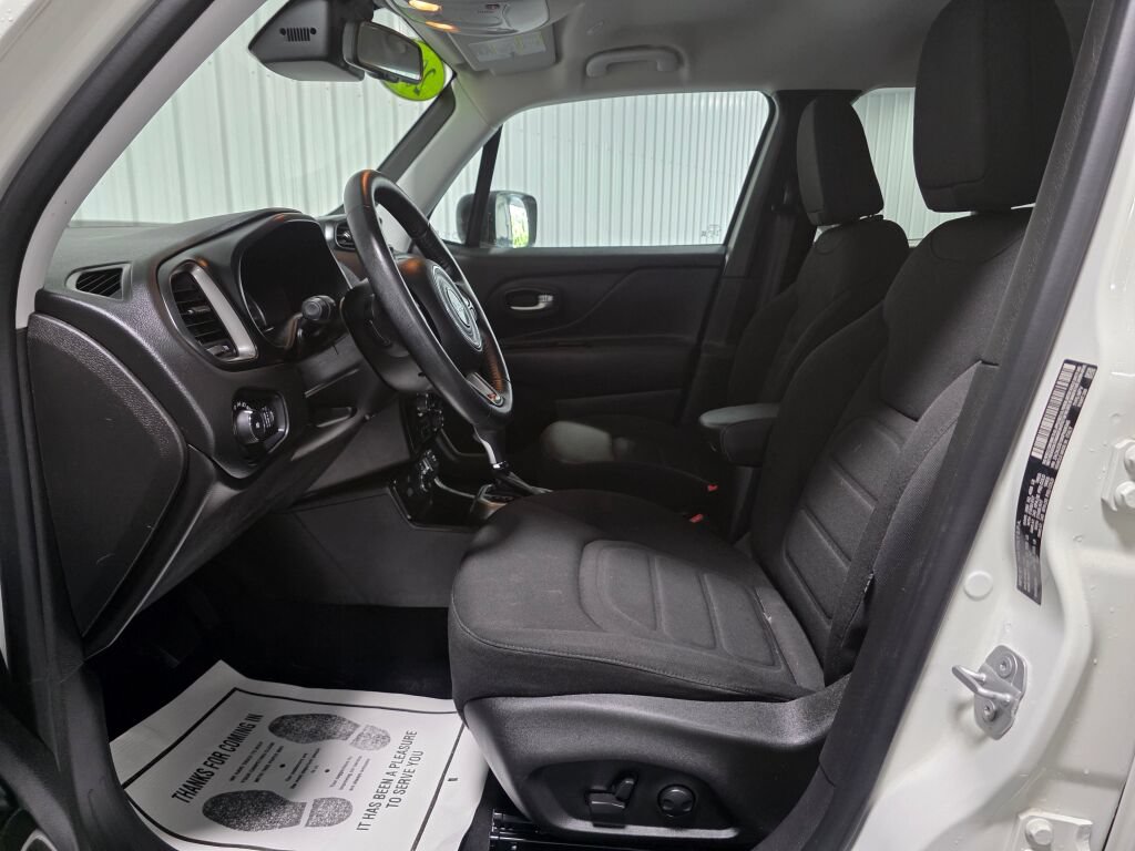 Used 2022 Jeep Renegade Latitude w/ Convenience Group AWD/4WD image 9