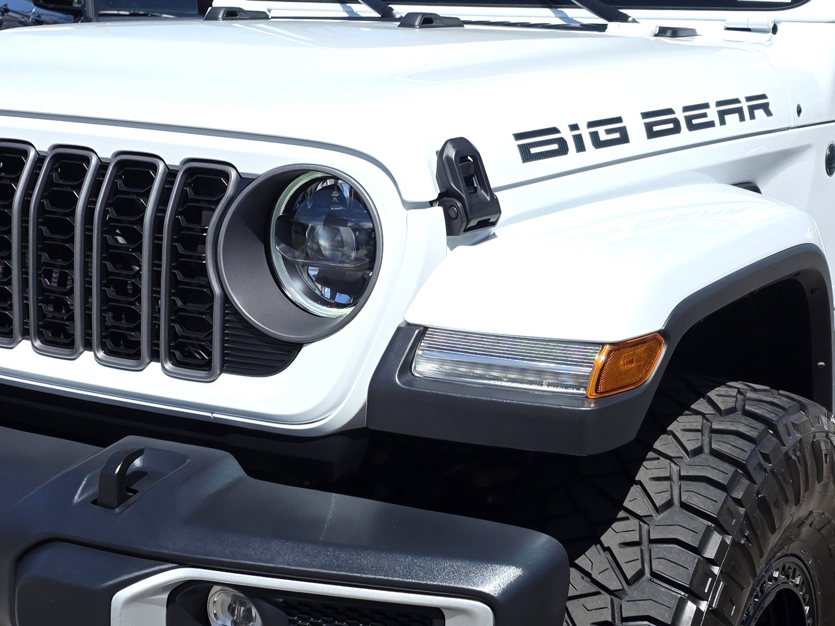Used 2025 Jeep Gladiator Sport AWD/4WD image 8