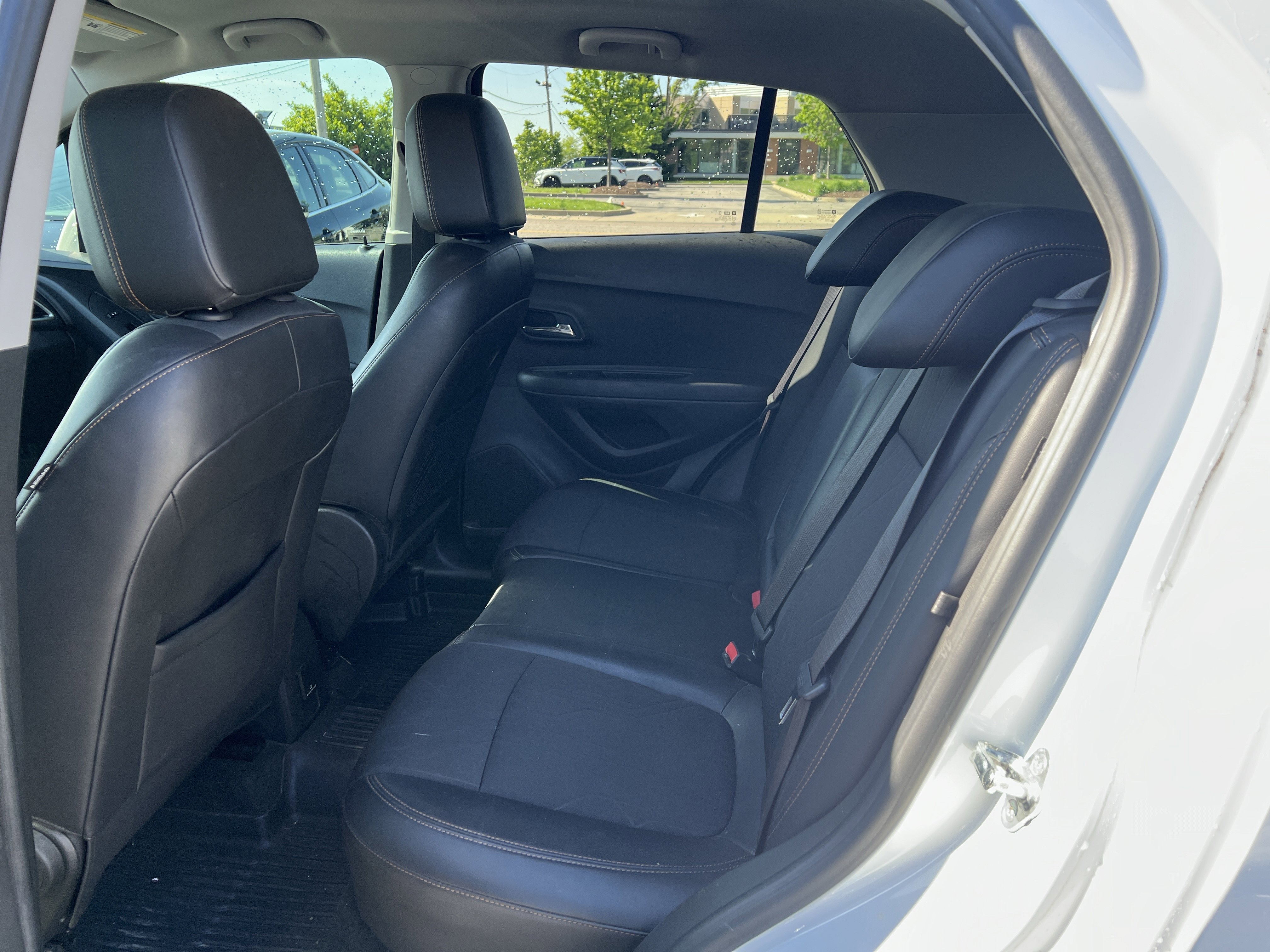 Used 2018 Chevrolet Trax LT w/ LT Convenience Package FWD image 7