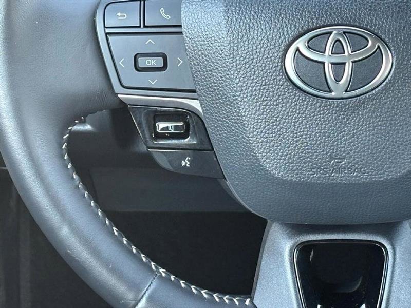 Used 2025 Toyota Camry SE image 18