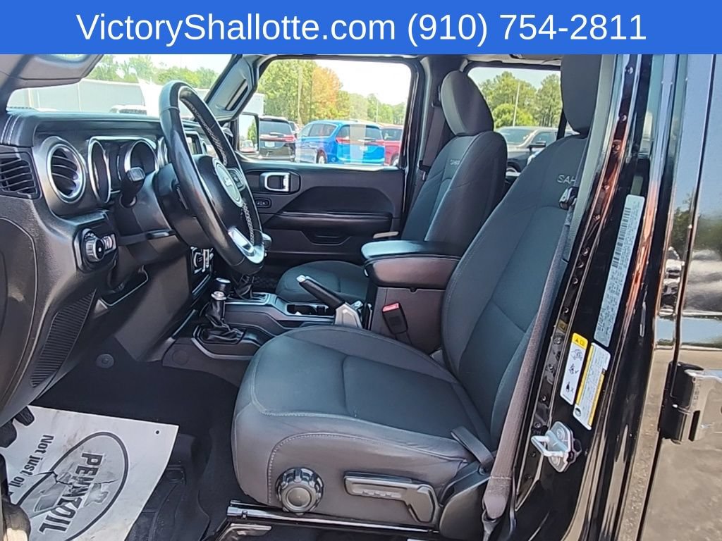 Used 2018 Jeep Wrangler Unlimited Sahara AWD/4WD image 18