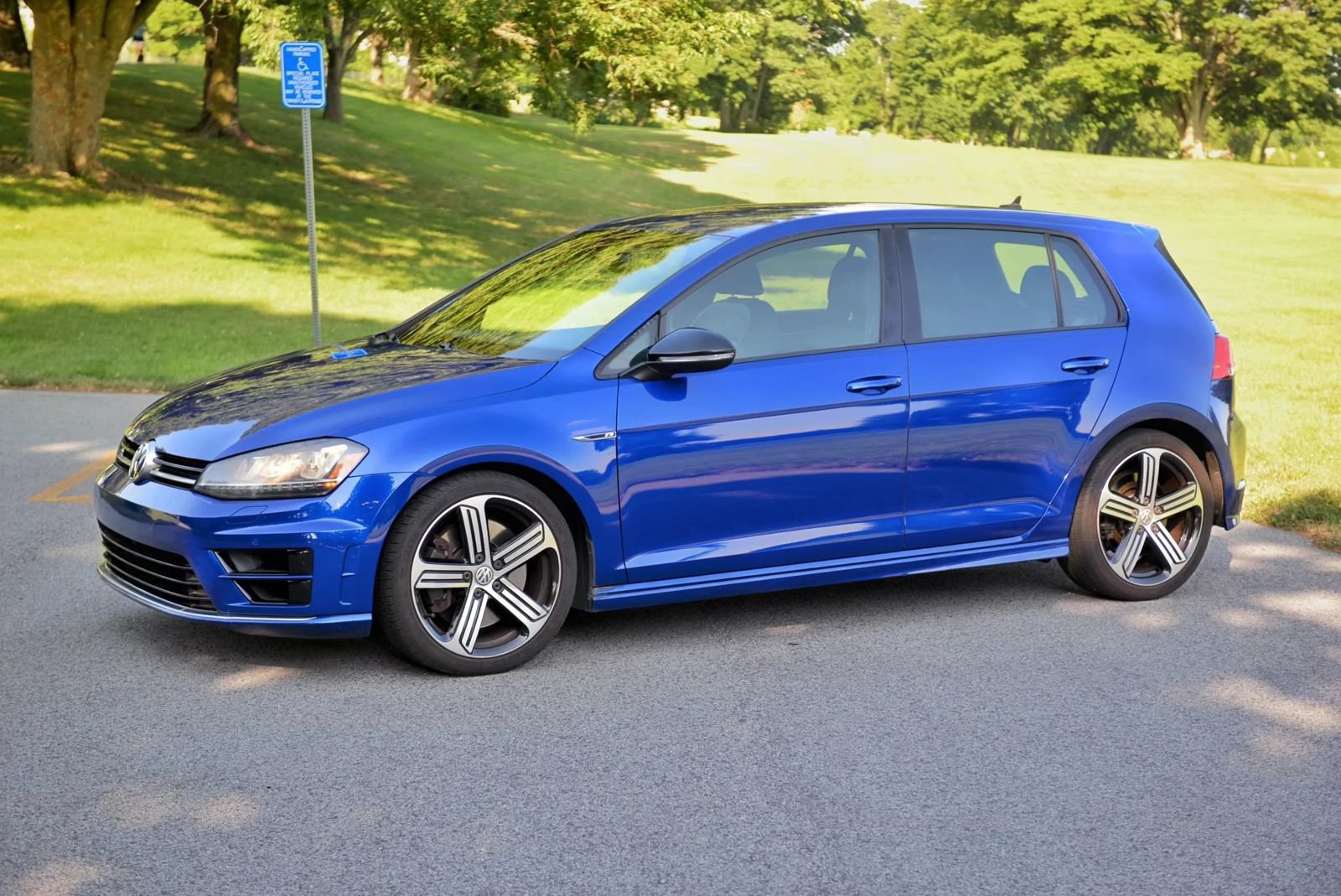 Used 2015 Volkswagen Golf R 4-Door AWD/4WD image 6