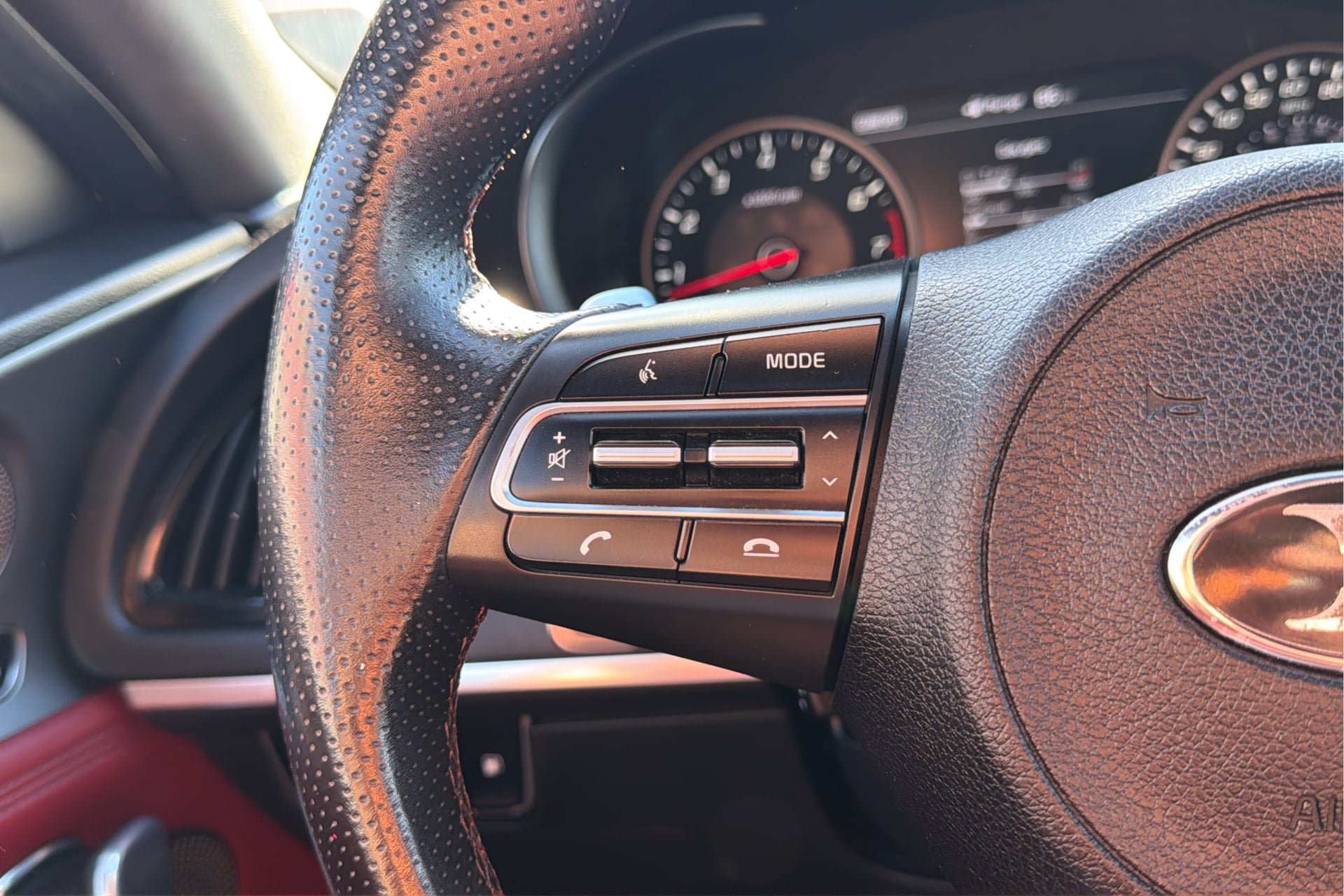 Used 2018 Kia Stinger GT1 RWD image 27