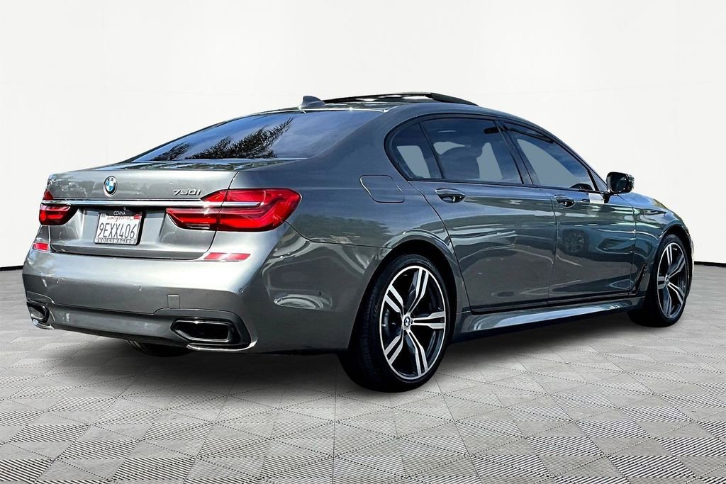 Used 2018 BMW 750i image 6