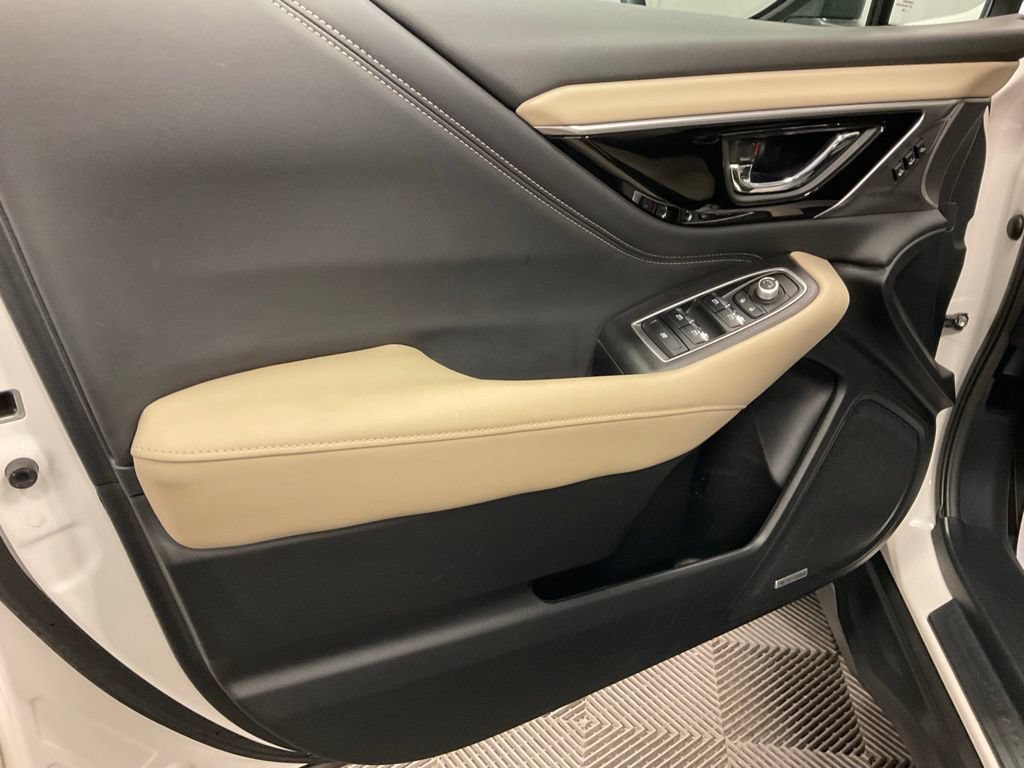 Used 2025 Subaru Outback Limited AWD/4WD image 13
