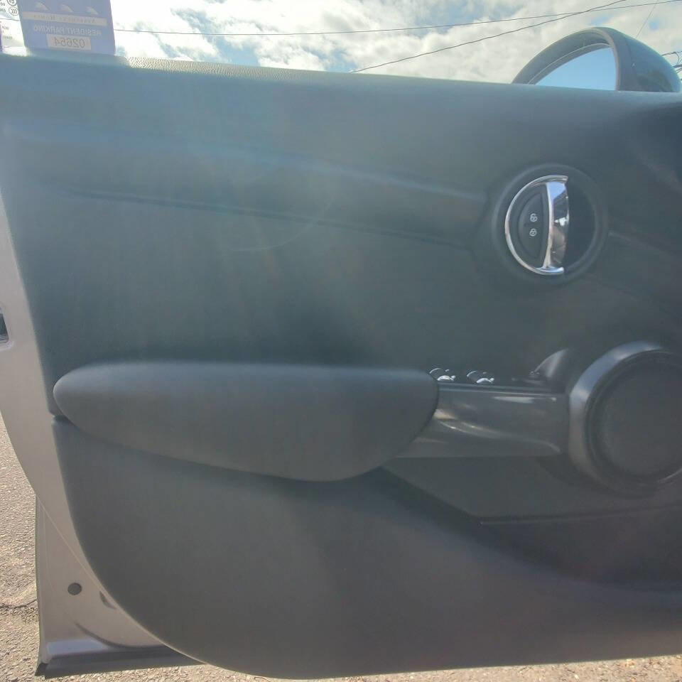 Used 2019 MINI Cooper 4-Door Hardtop image 13