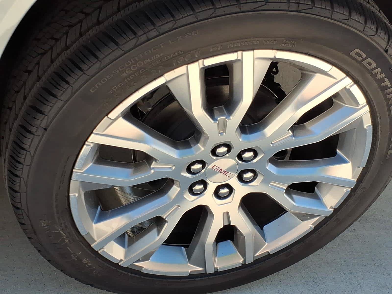 New 2027 GMC Acadia Denali FWD image 19