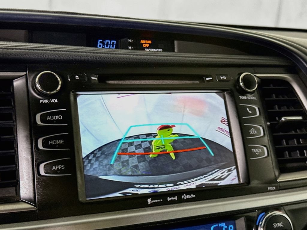 Certified 2018 Toyota Highlander Plus AWD/4WD image 5