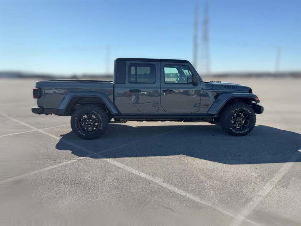 New 2026 Jeep Gladiator Willys image 14