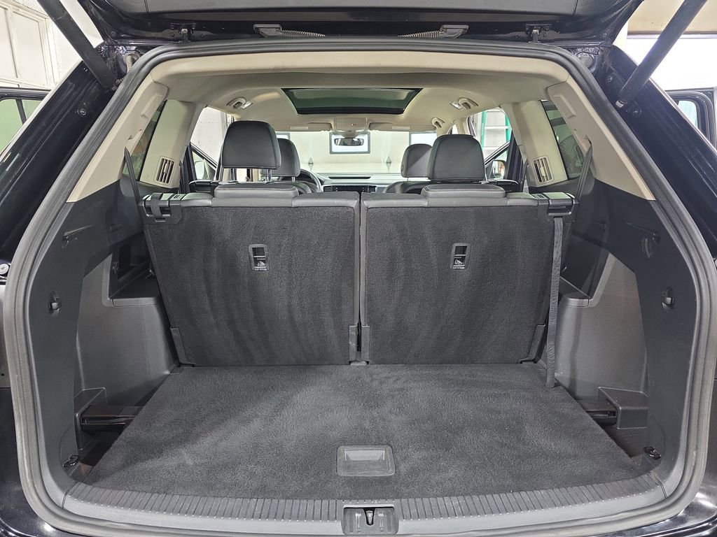 Used 2022 Volkswagen Atlas SEL Premium image 13