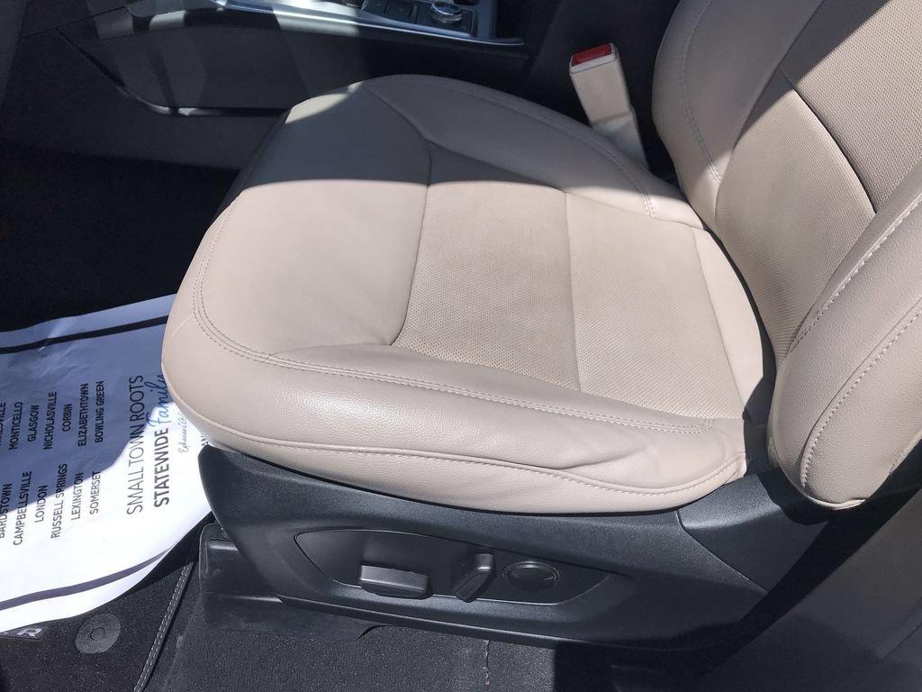 Used 2023 Ford Explorer Limited AWD/4WD image 12