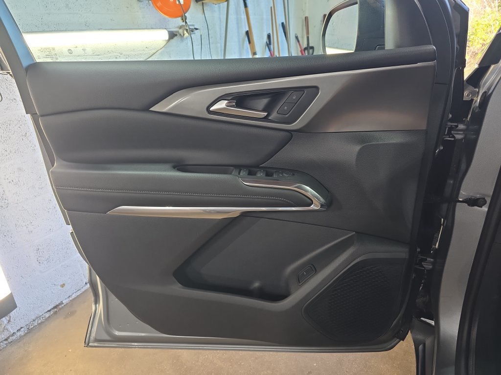 Used 2024 Chevrolet Traverse LT w/ LPO, Floor Liner Package AWD/4WD image 29