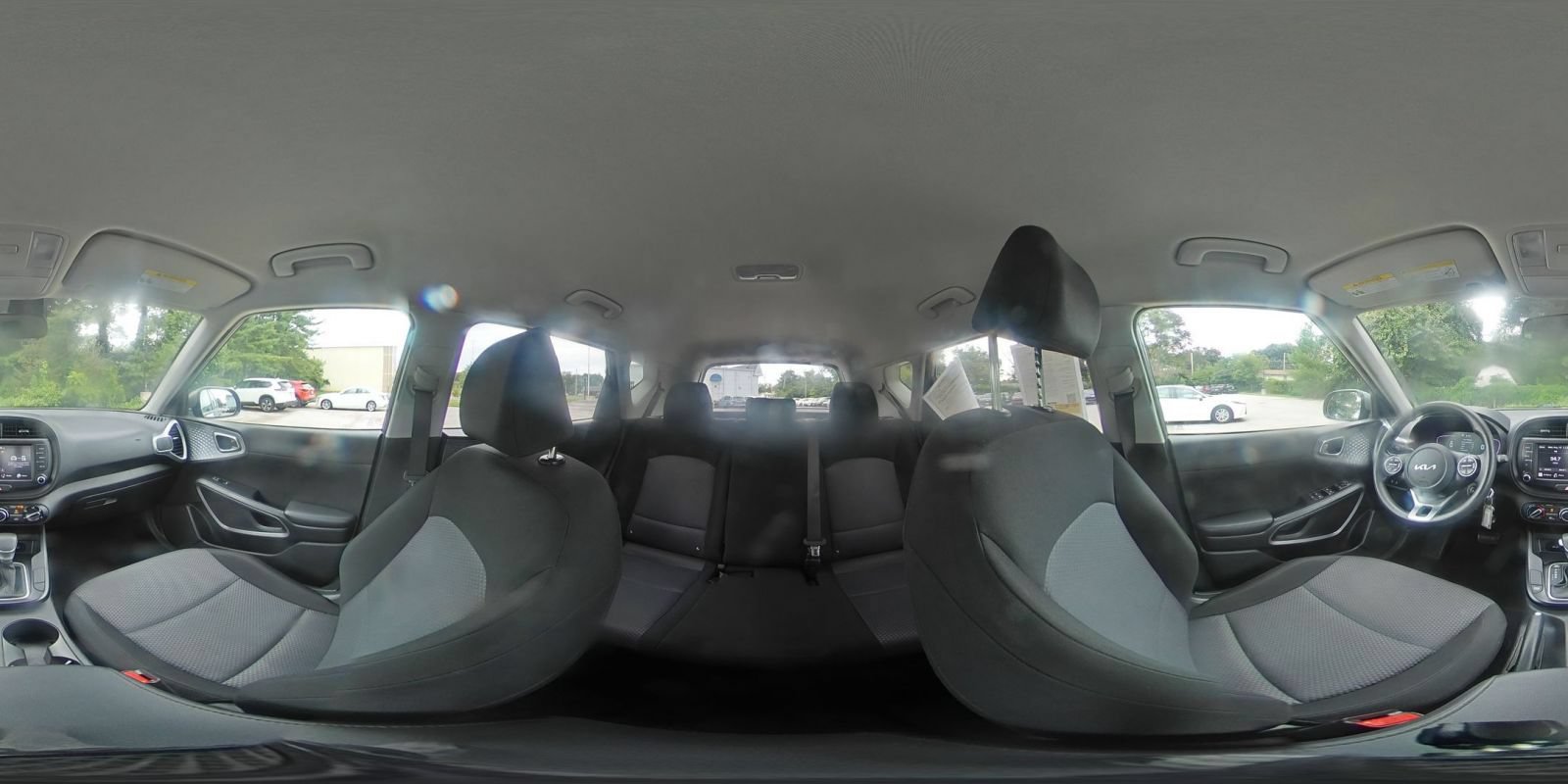 Used 2025 Kia Soul LX w/ LX Technology Package FWD image 39