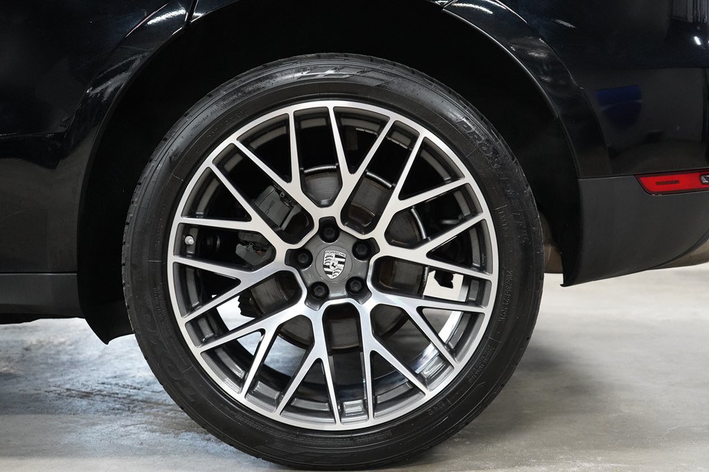 Used 2020 Porsche Macan S AWD/4WD image 32