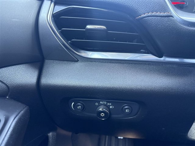 Certified 2020 Chevrolet Traverse LT image 17