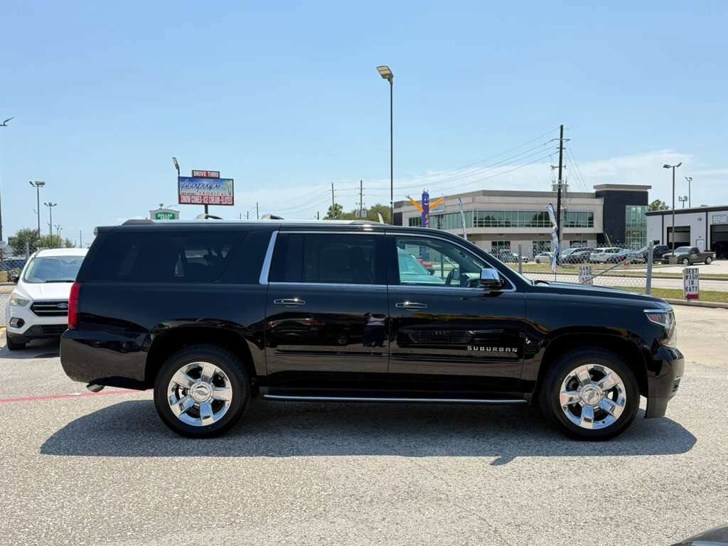 Used 2019 Chevrolet Suburban Premier RWD image 8
