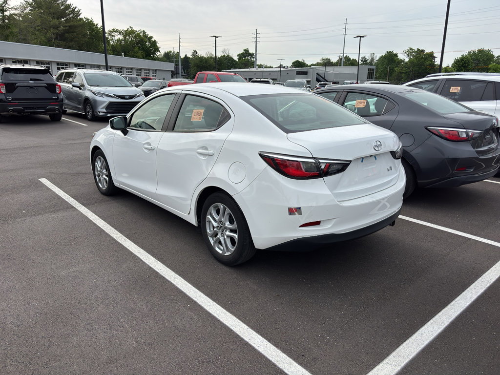 Used 2016 Scion iA FWD image 3