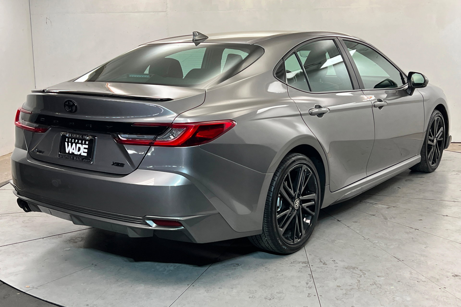 Used 2025 Toyota Camry XSE FWD image 6