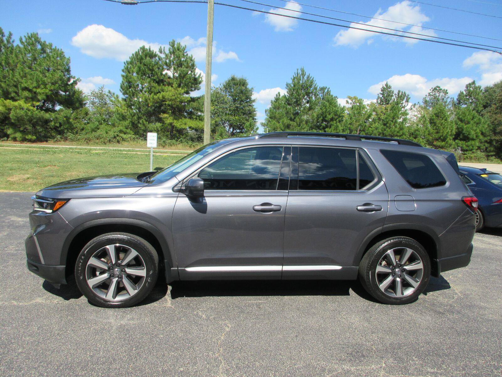 Used 2025 Honda Pilot Elite image 8