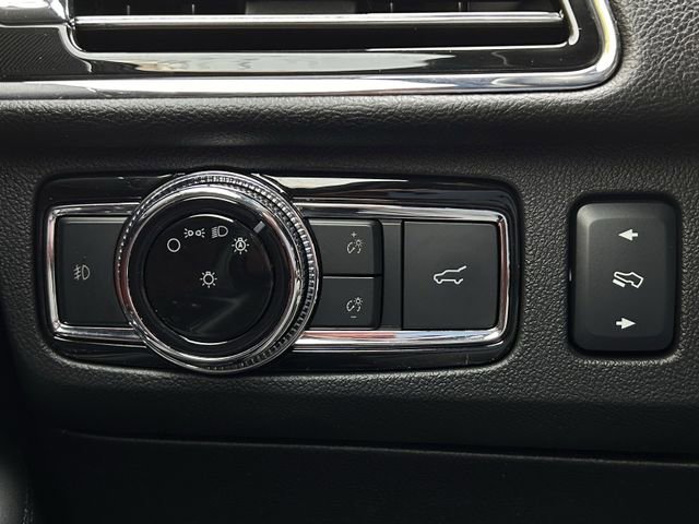 Used 2018 Lincoln Navigator Premiere image 25