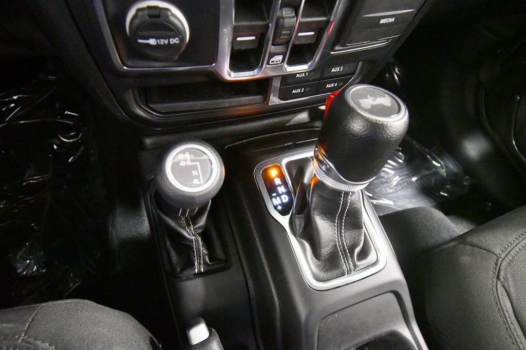 Used 2022 Jeep Wrangler Unlimited Sahara w/ Cold Weather Group image 26