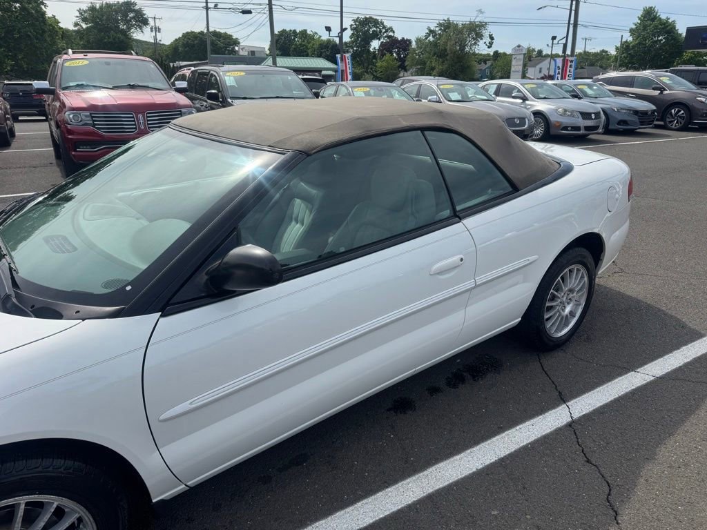 Used 2006 Chrysler Sebring Touring FWD image 12