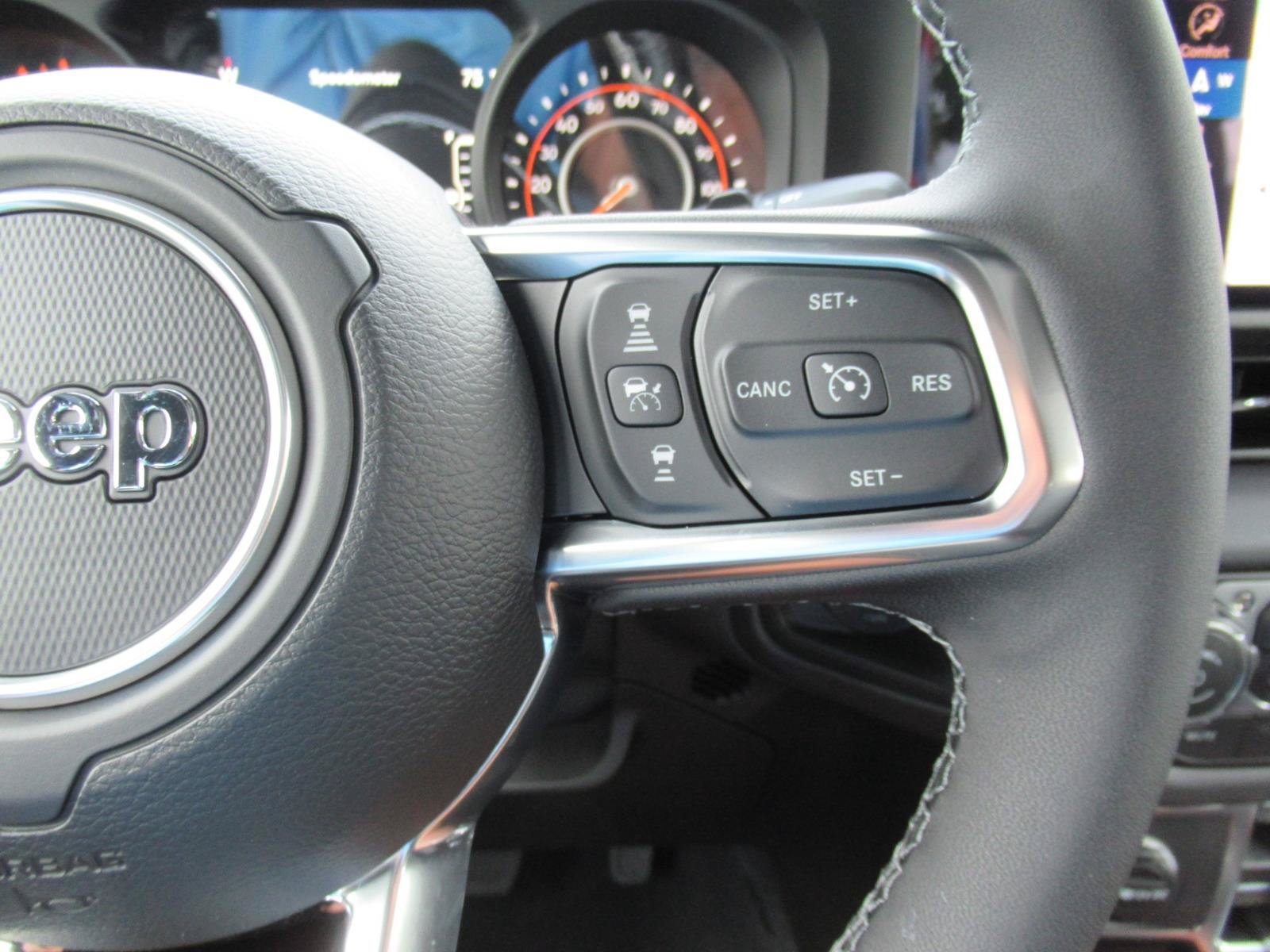 New 2026 Jeep Wrangler Unlimited Sahara AWD/4WD image 25
