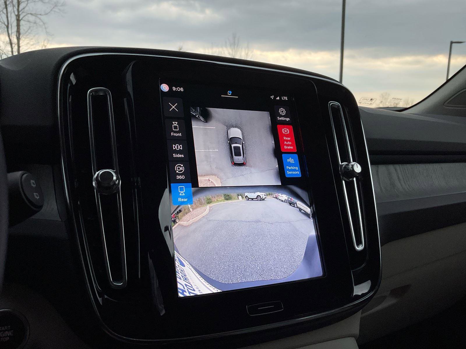 Certified 2025 Volvo XC40 B5 Plus image 26