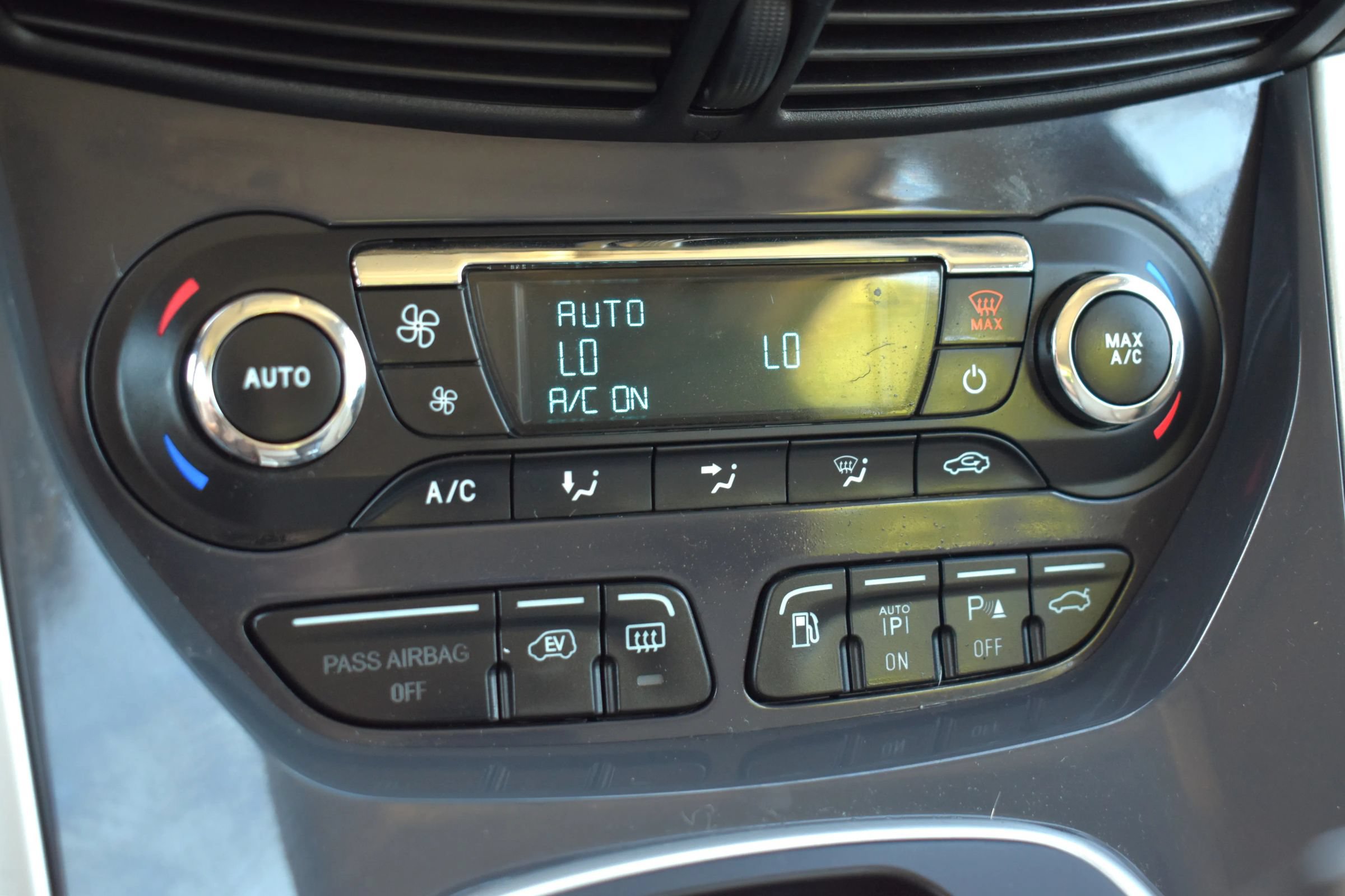 Used 2013 Ford C-MAX Energi SEL FWD image 27