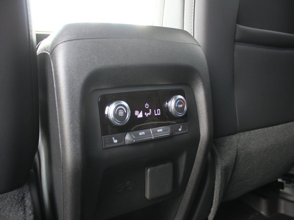 New 2026 GMC Acadia Denali w/ Super Cruise Package image 8