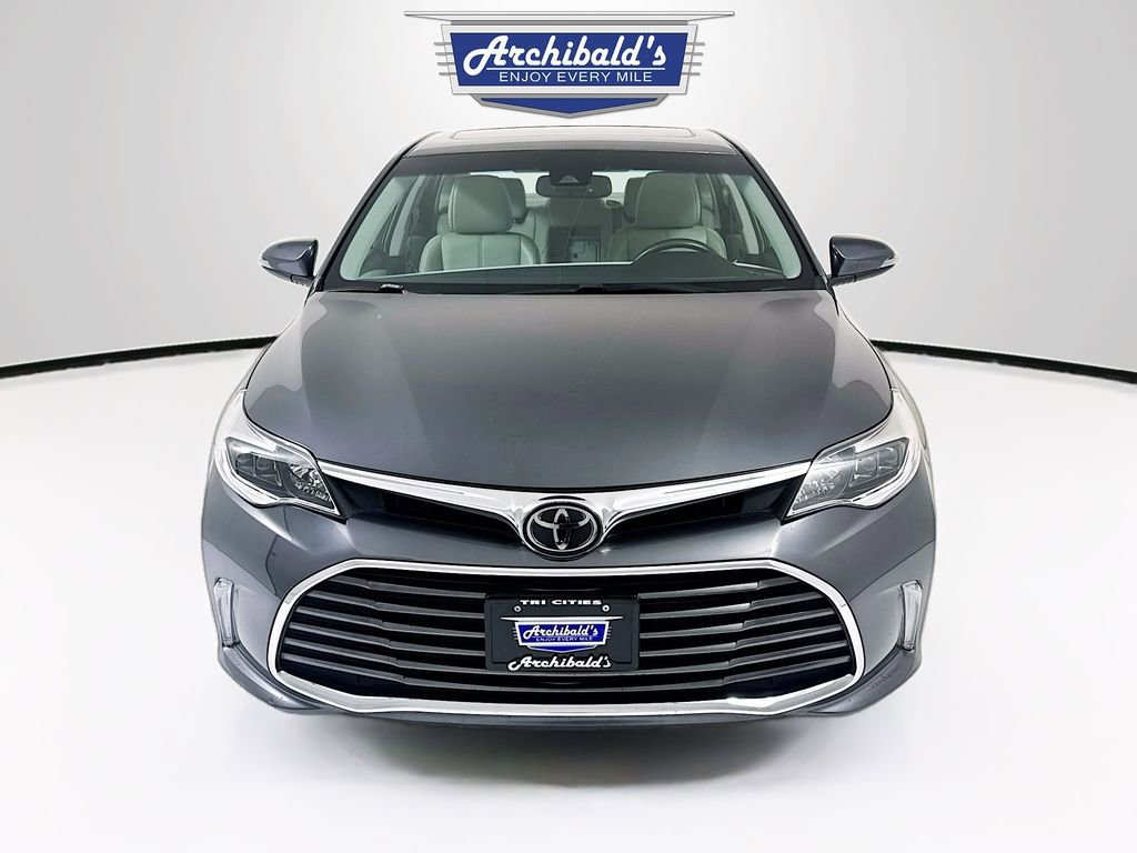 Used 2018 Toyota Avalon XLE Premium w/ Carpet Mat Package image 2