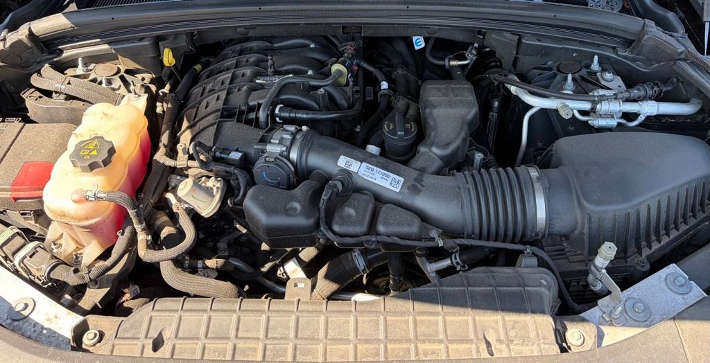 Used 2023 Jeep Grand Cherokee Limited w/ MOPAR Finishing Package AWD/4WD image 8