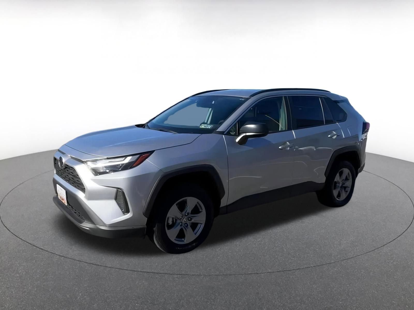 Used 2025 Toyota RAV4 LE image 8