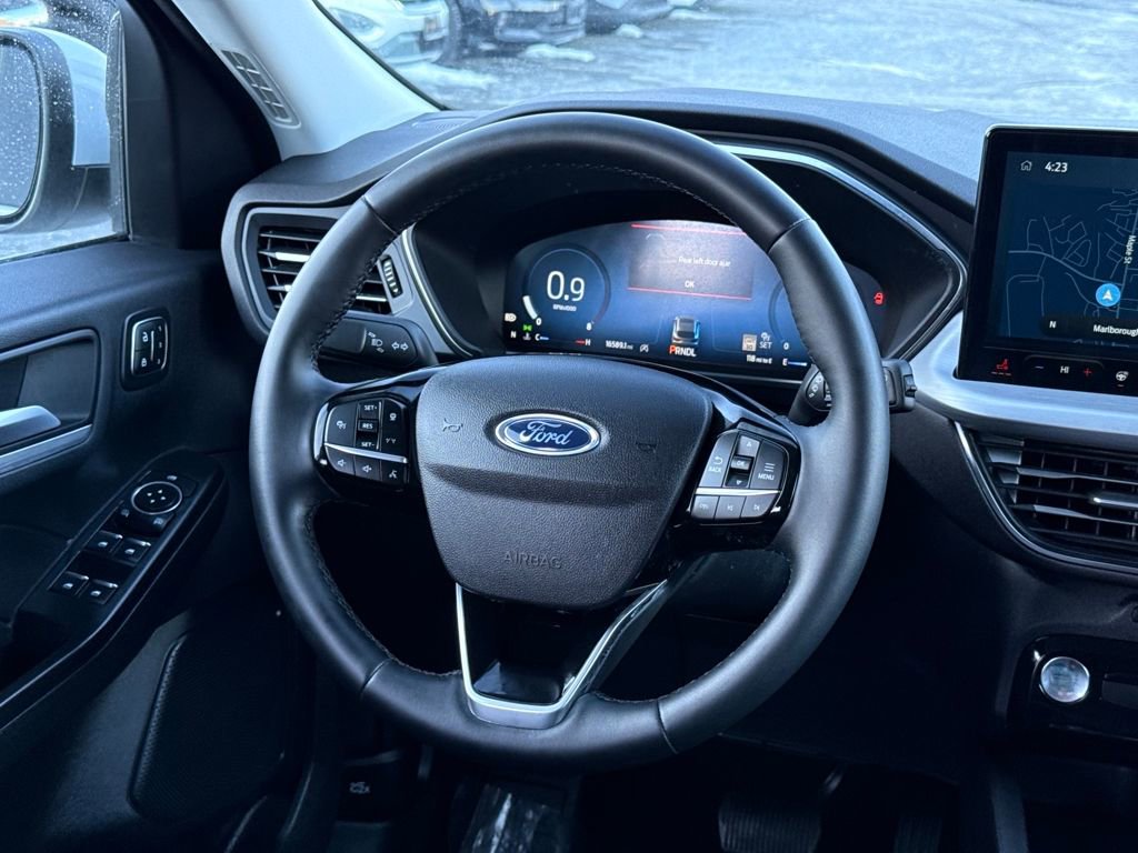 Used 2025 Ford Escape Platinum AWD/4WD image 19