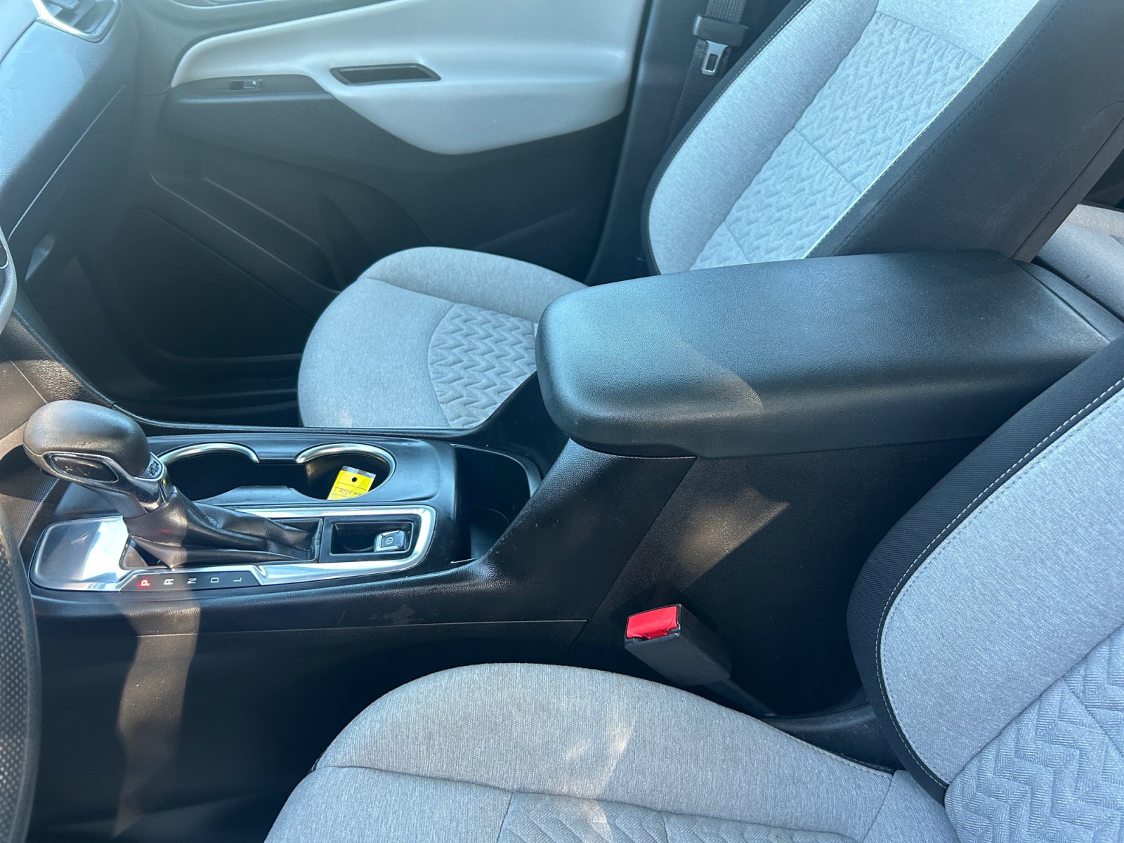 Used 2022 Chevrolet Equinox LS w/ LPO, Floor Liner Package FWD image 15
