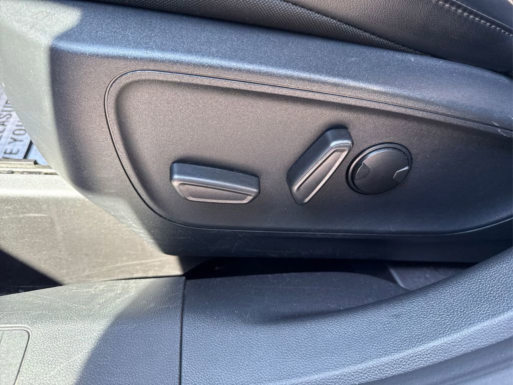 Used 2025 Ford Escape ST-Line image 38