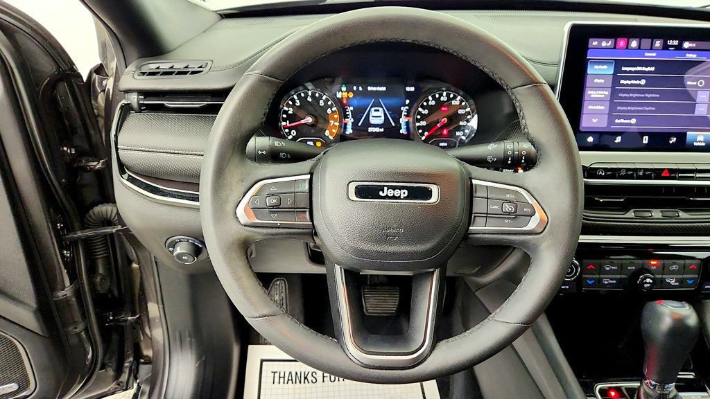 Used 2023 Jeep Compass Latitude w/ Sun and Sound Group AWD/4WD image 14