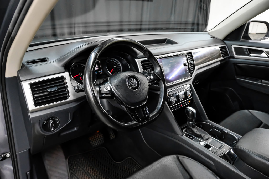 Used 2018 Volkswagen Atlas SEL FWD image 3