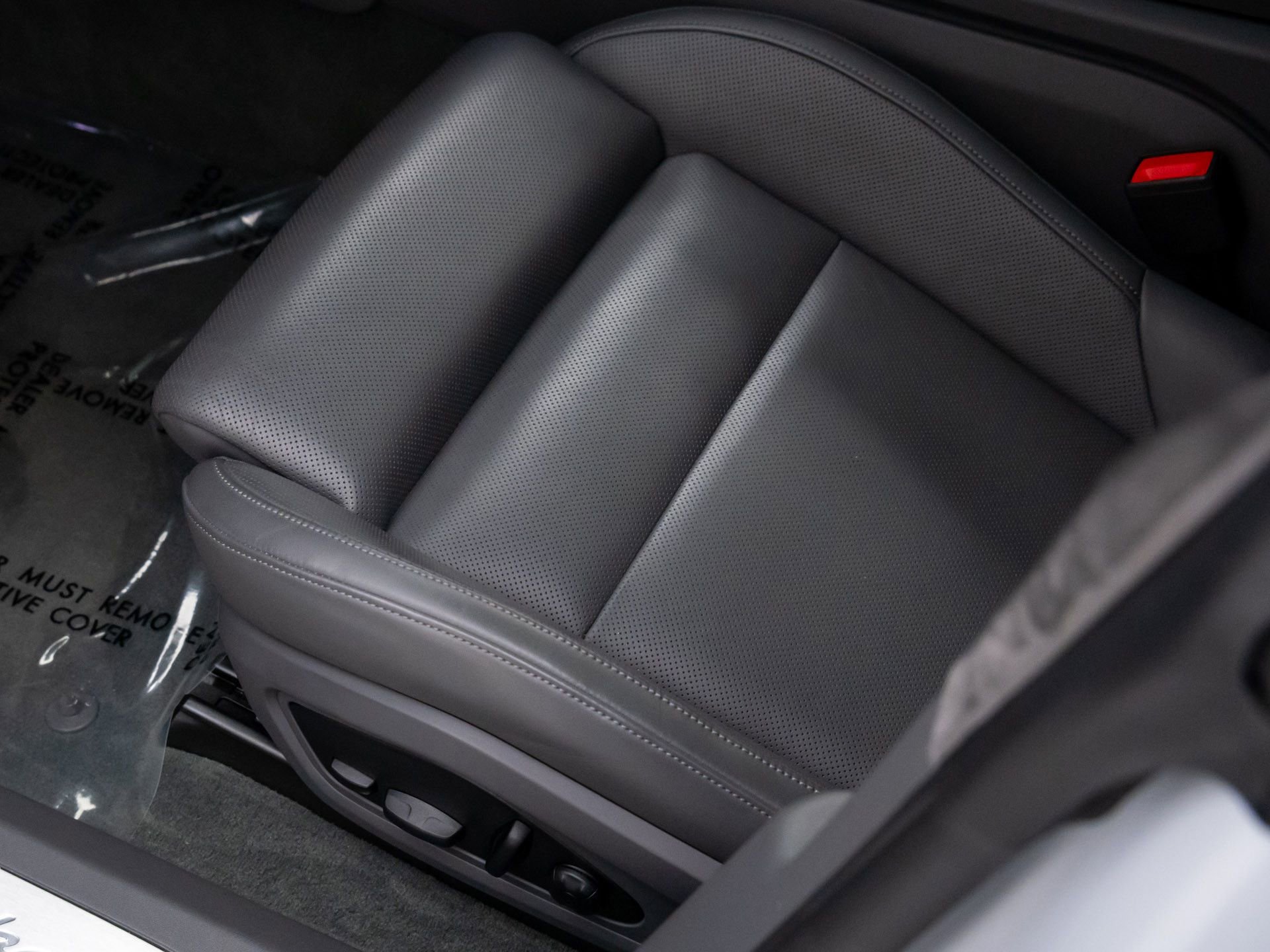 Certified 2022 Porsche Taycan Turbo w/ Premium Package image 16