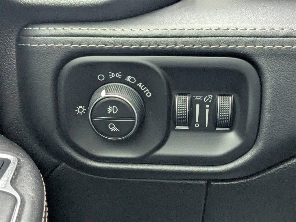 Used 2020 RAM 2500 Limited image 26