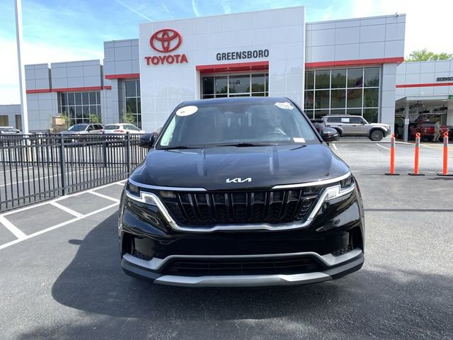 Used 2022 Kia Carnival LX image 3