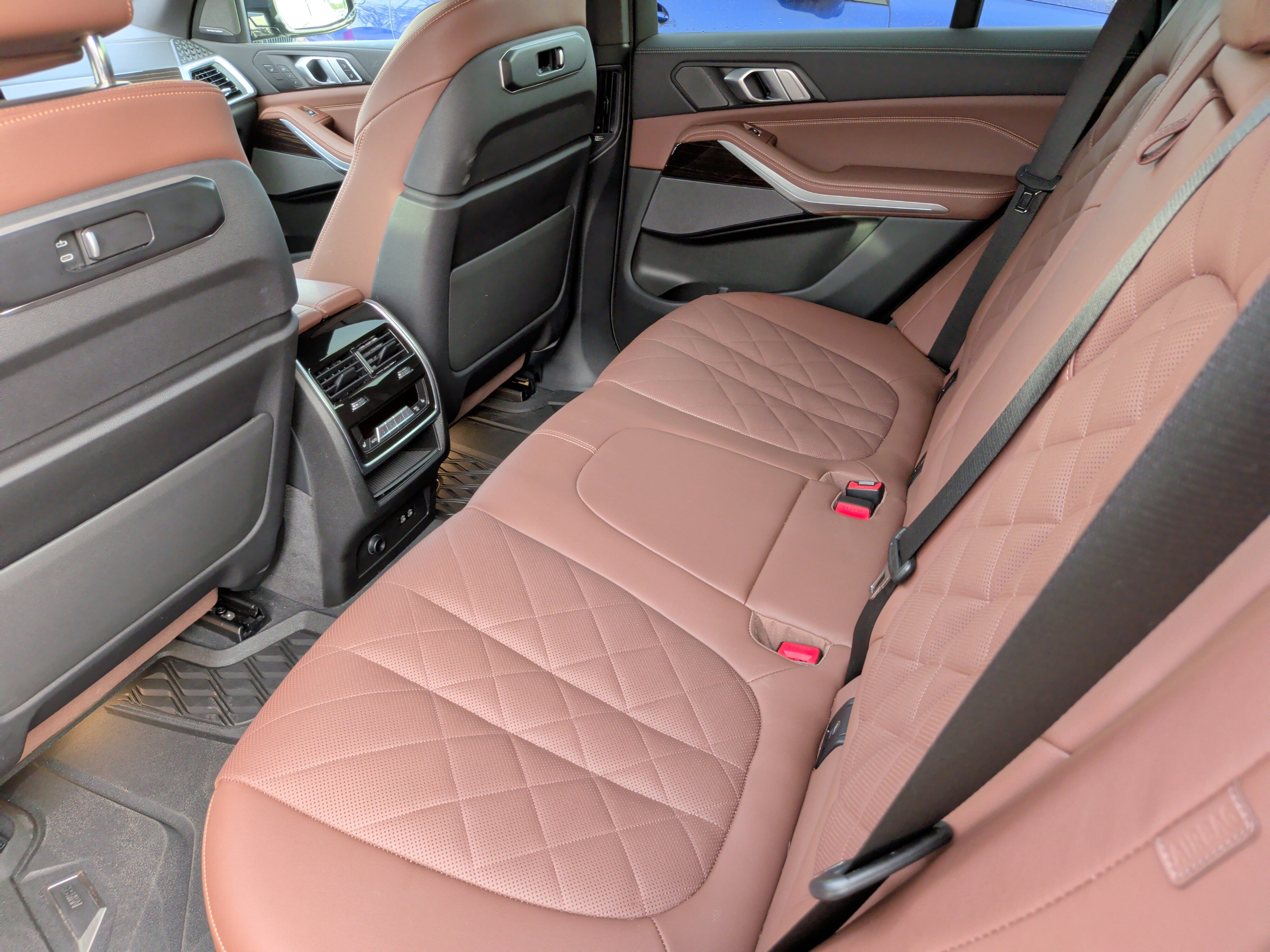 Certified 2025 BMW X5 M60i w/ Climate Comfort Package image 38